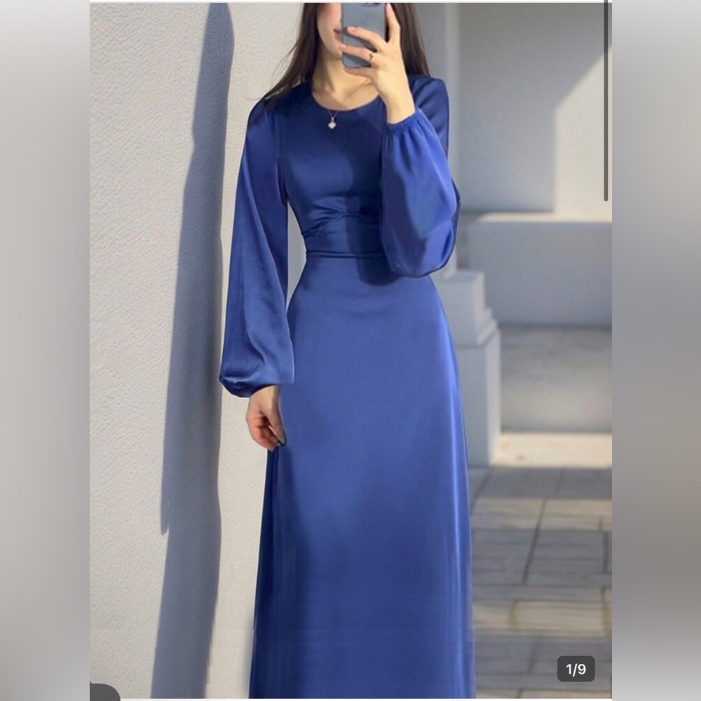 Elegant Long Sleeve Maxi Dress in Royal Blue - Picture 3 of 6